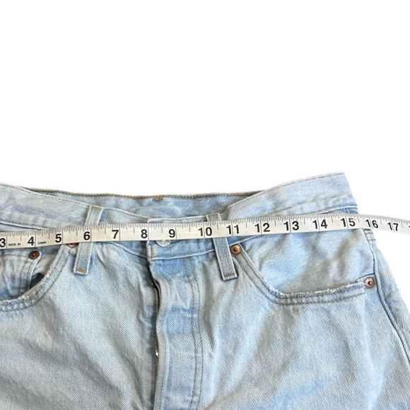 Levi's 501 Womens Mid Thigh Cut Off Shorts- Size 28 - Picture 9 of 11